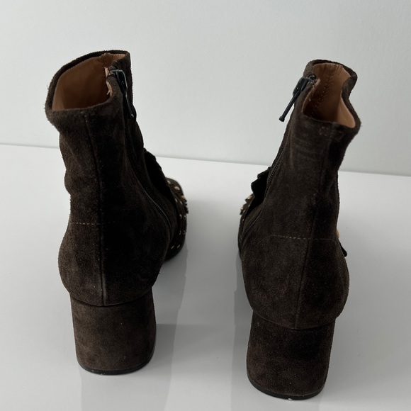 Loafer style ankle bootie, suede outside leather inside.  Rubber sole. - Picture 4 of 4